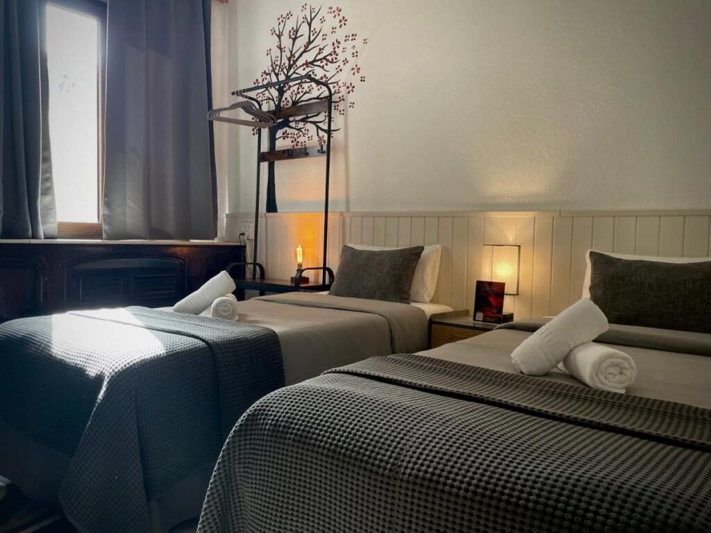 Contactar Hotel en Granada con Itinere Rooms